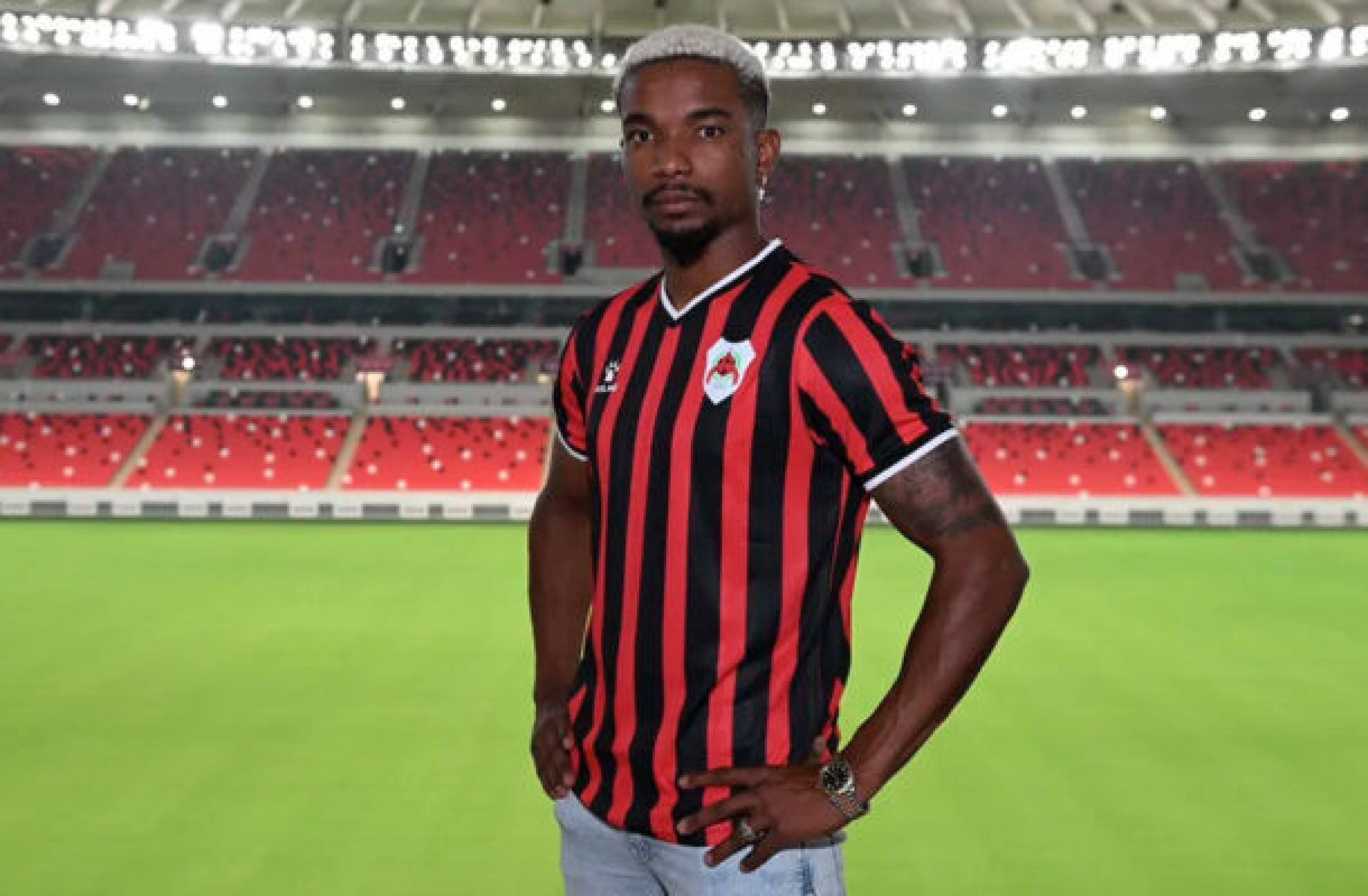 São Paulo retoma conversas e pode repatriar Thiago Mendes