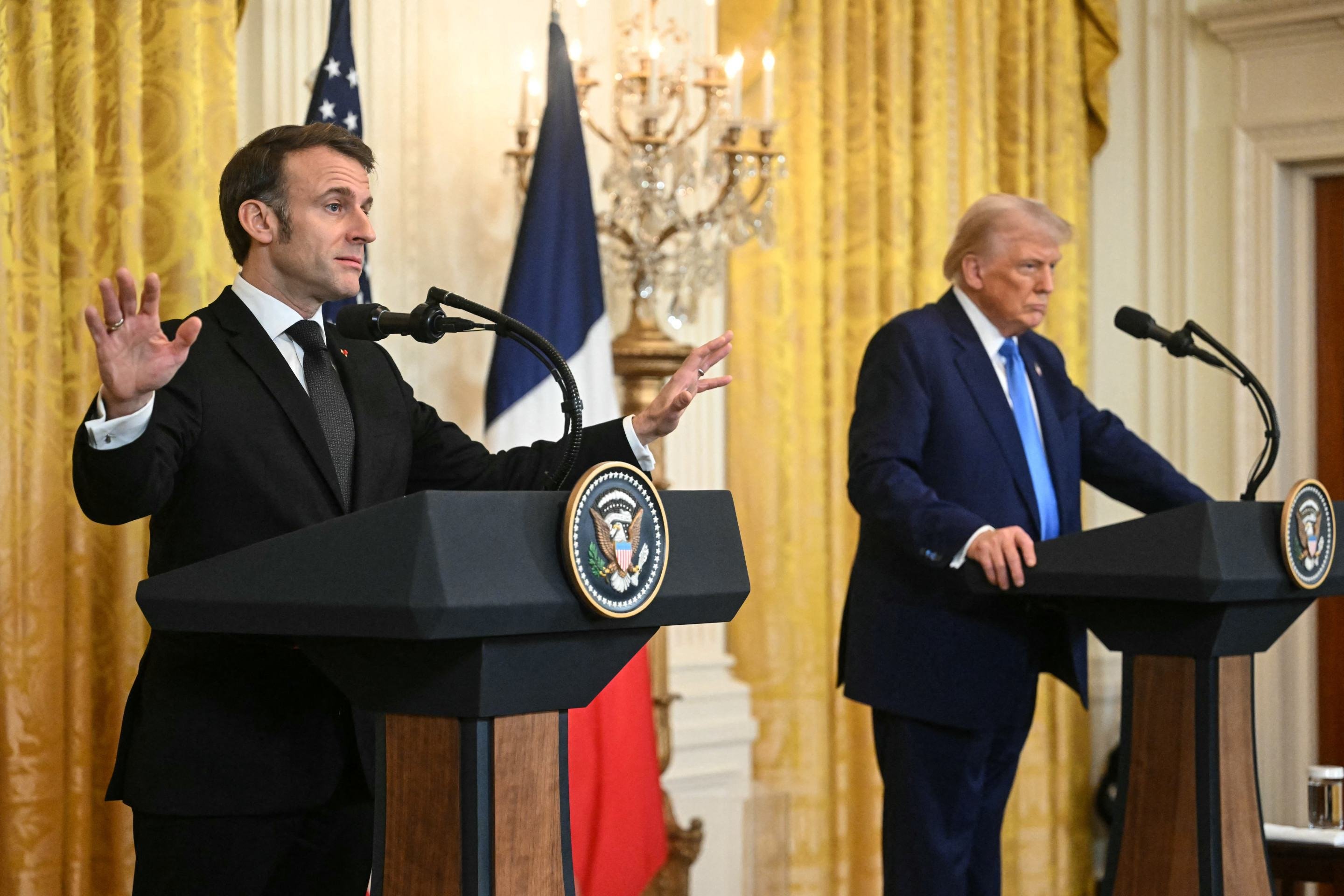 O presidente dos EUA, Donald Trump, e o presidente da França, Emmanuel Macron, realizam uma entrevista coletiva conjunta na Casa Branca