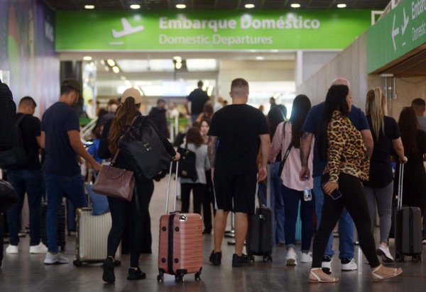  Ed Alves CB/DA Press