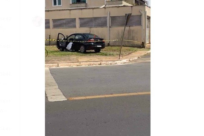 Veiculo de mulher que morreu em assalto no Cruzeiro