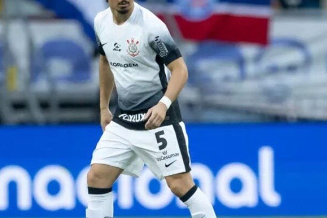 ANDRÉ RAMALHO - Quando foi ao ataque, quase fez um gol, mas cometeu falhas defensivas. No lance do segundo gol, poderia ter cortado a bola. Na etapa final, foi volante em muitos lances. E voltou a errar feio em lance que a UCV quase marcou aos 31 minutos da etapa final, com Sosa. NOTA 5,0. Foto:  Rodrigo Coca/Agência