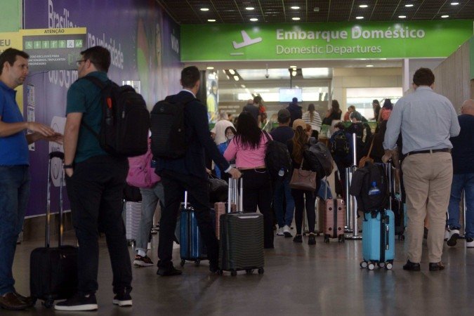No período da Semana Santa, aumenta a procura por viagens aéreas, apesar do alto preço - (crédito: Ed Alves CB/DA Press) No período da Semana Santa, aumenta a procura por viagens aéreas, apesar do alto preço - (crédito: Ed Alves CB/DA Press)