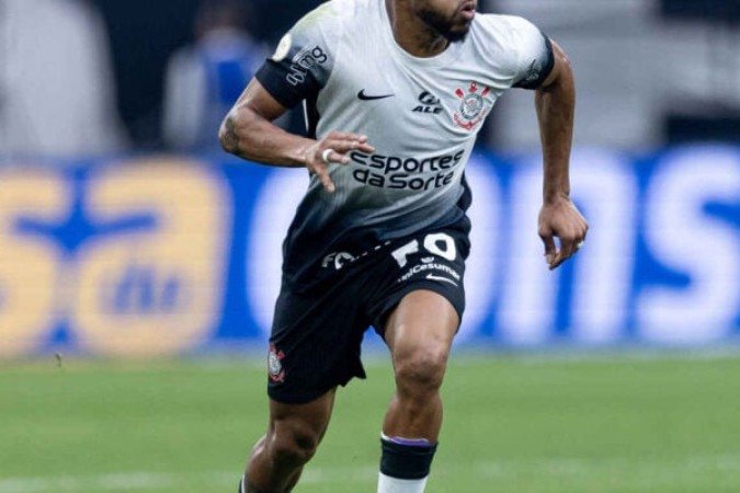 JOSÉ MARTÍNEZ - Fez bons cortes nas antecipações, mas perdeu disputas com o marcador direto. Um pouco afobado nos passes. Foi um dos que erraram na cobertura no lance do segundo gol venezuelano. Na etapa final, caiu na pilha de Sosa e levou um amarelo bobo. NOTA 5,0. Foto:  Rodrigo Coca/Agência