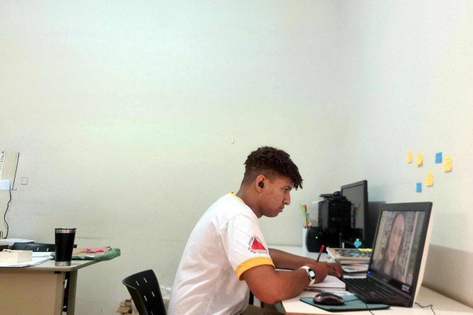 Jovem Makqueen Thasso vai disputar final de desafio de matemática de Singapura - (crédito: Thayla Barbosa/divulgaçao) Jovem Makqueen Thasso vai disputar final de desafio de matemática de Singapura - (crédito: Thayla Barbosa/divulgaçao)