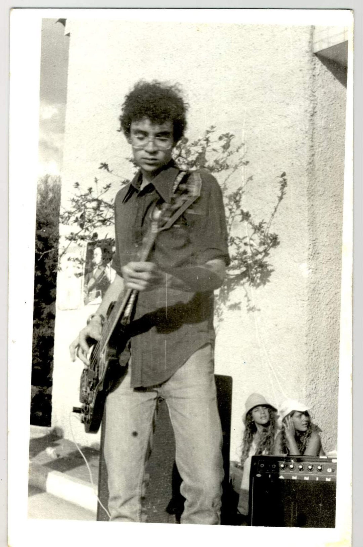 Renato Russo, 1981, na porta da Igreja Nossa Senhora das Dores Cruzeiro Velho