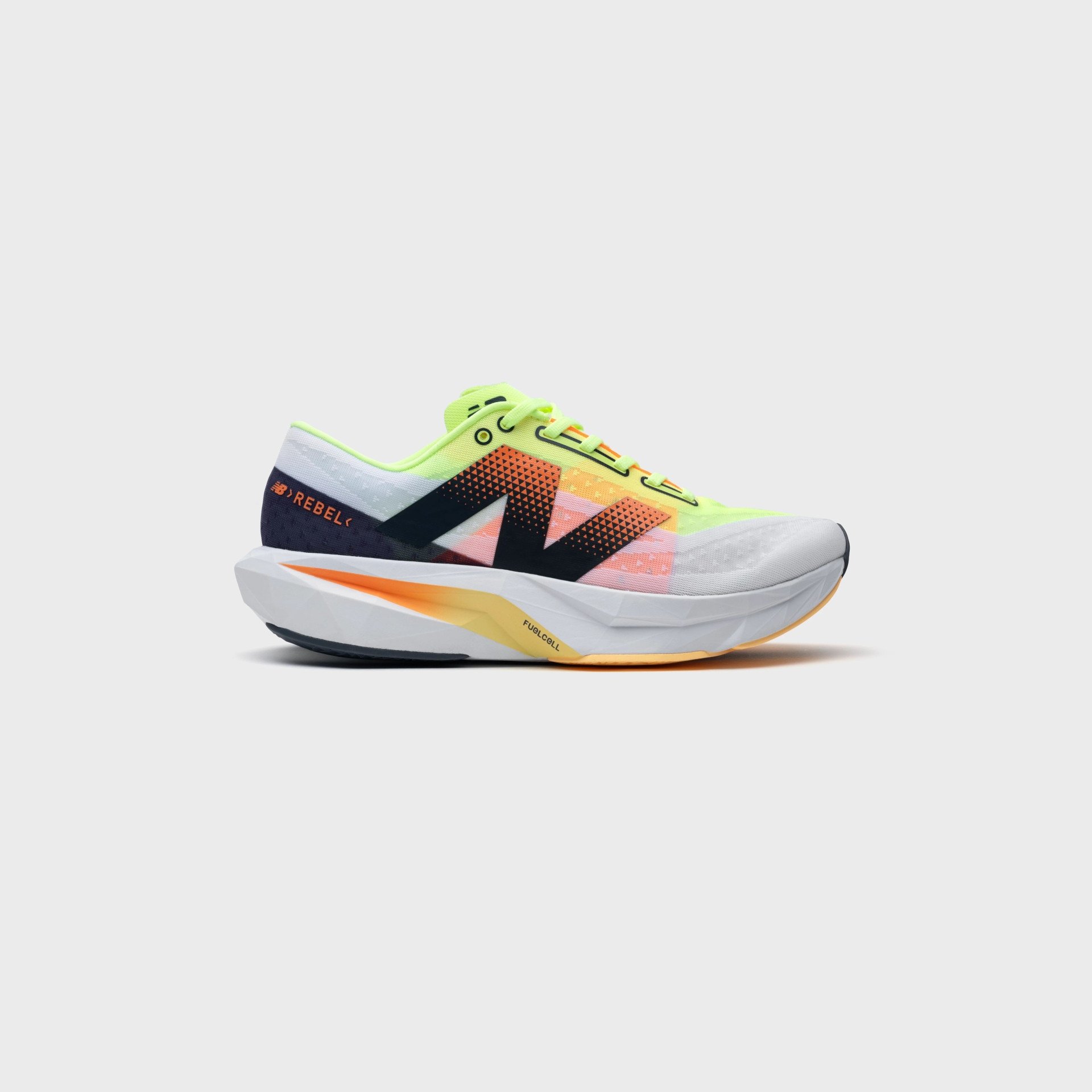 FuelCell SuperComp Elite v4, da New Balance (R$ 1.999,99) 