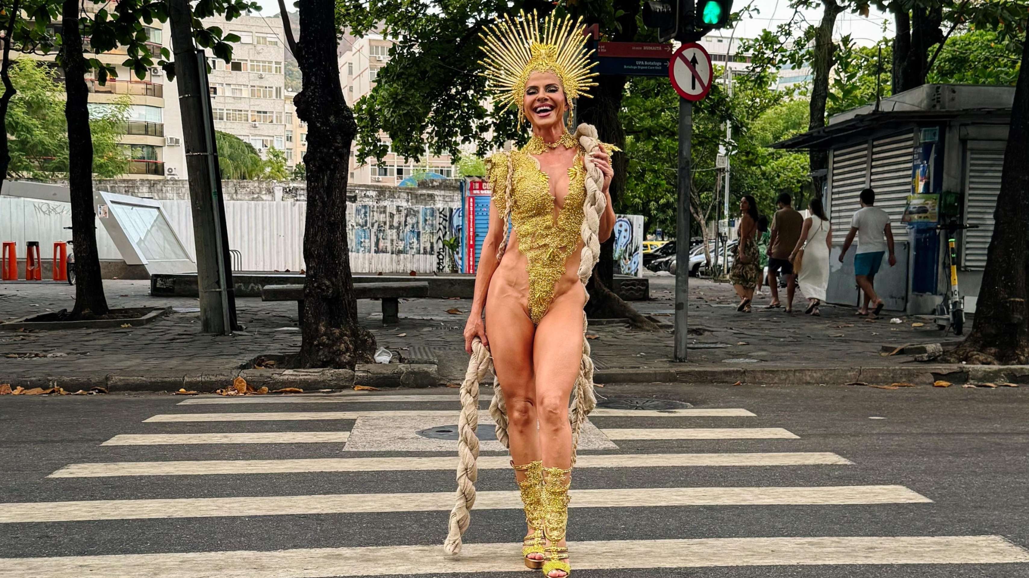 Musa da Grande Rio, Karen Lopes fala sobre inspiração de 'looks de cordas'