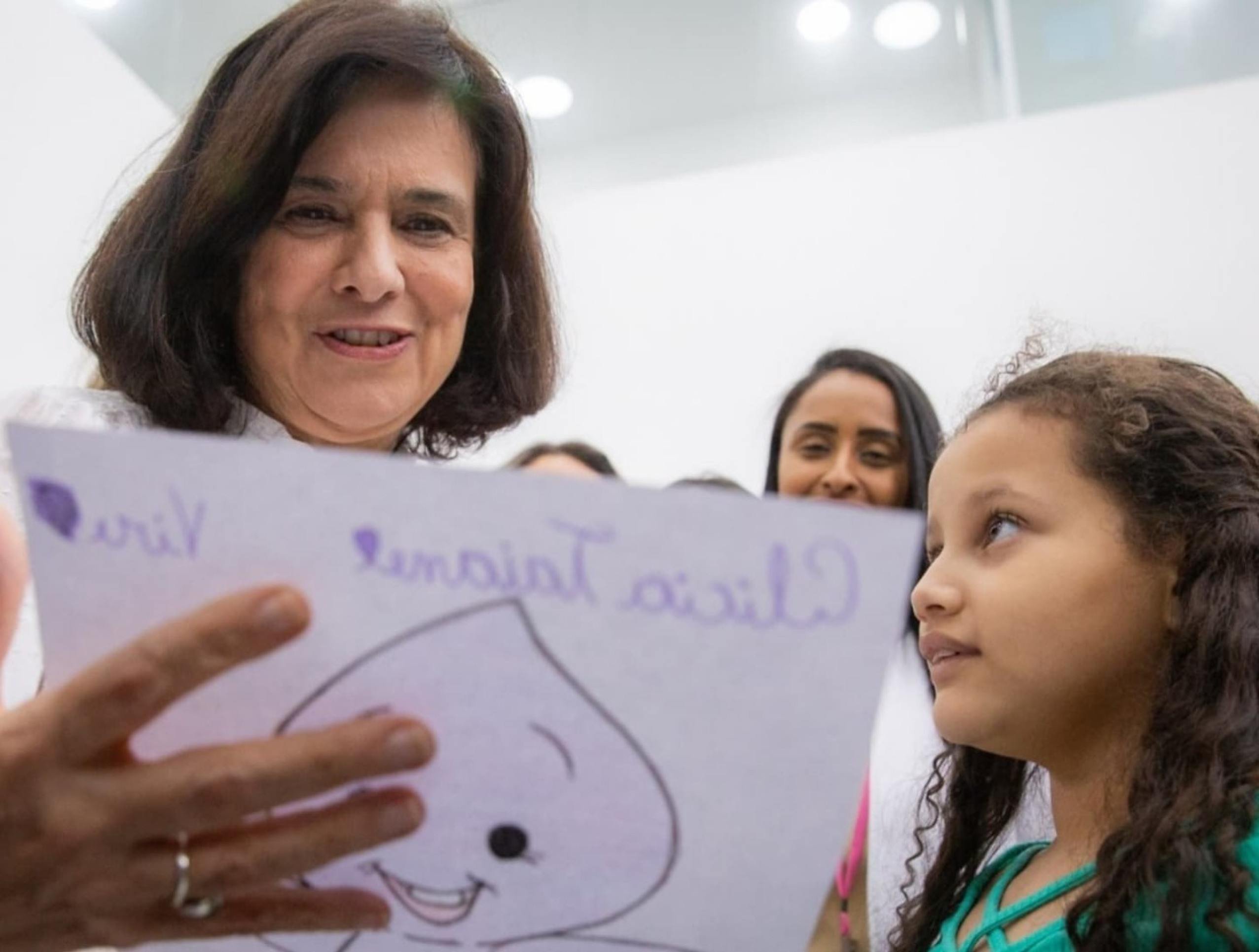 Nísia diz que deixa o Ministério da Saúde com 