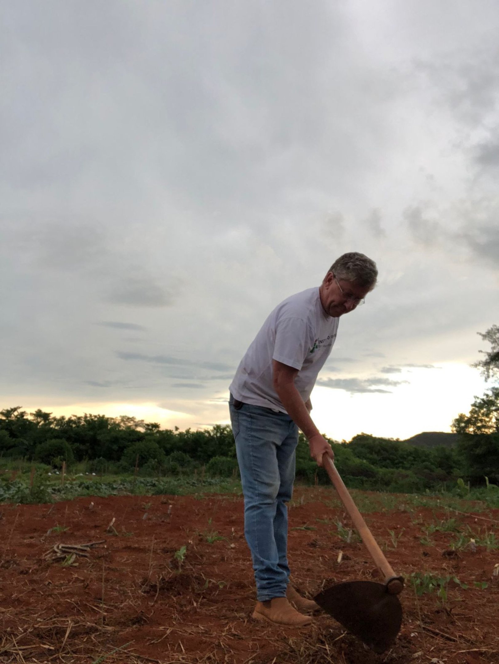 Professor Paulo Guilherme Francisco Cabral, 60 anos, ministra as aulas no curso de tecnólogo em agroecologia