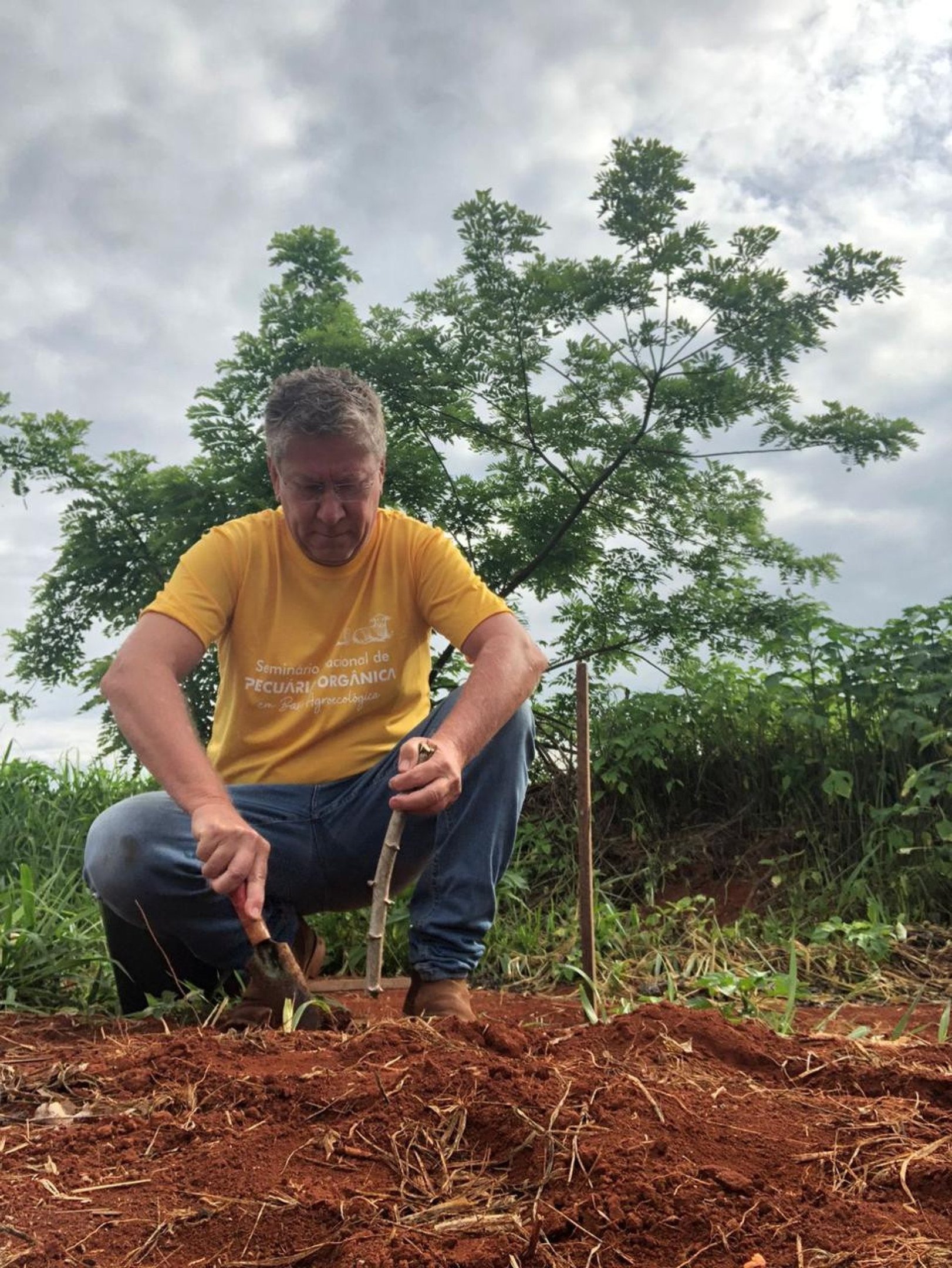 Professor Paulo Guilherme Francisco Cabral, 60 anos, ministra as aulas no curso de tecnólogo em agroecologia