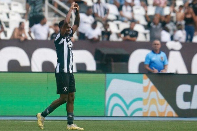  JEFFINHO - Protagonizou uma cena patética na qual viu a bola se recusar a ficar em seus pés. A pelota tem sempre razão. Opção nula - NOTA: ZERO. . Foto: Vitor Silva