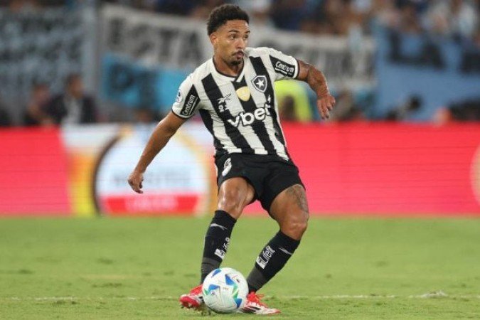 VITINHO - O mais assertivo... Nos erros de passes, cruzamentos infrutíferos, perdas de posse de bola e indefinições na defesa. De onde menos se espera é dali mesmo que não vem. O problema é que o reserva é quase no mesmo nível. Trágico. Cedeu a vaga a Ponte na etapa final - NOTA: ZERO. Foto: Vitor Silva