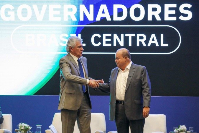 Caiado e Ibaneis na reunião do Consórcio Brasil Central. Ambos destacam a parceria na segurança pública - (crédito: Renato Alves/Agência Brasília) Caiado e Ibaneis na reunião do Consórcio Brasil Central. Ambos destacam a parceria na segurança pública - (crédito: Renato Alves/Agência Brasília)