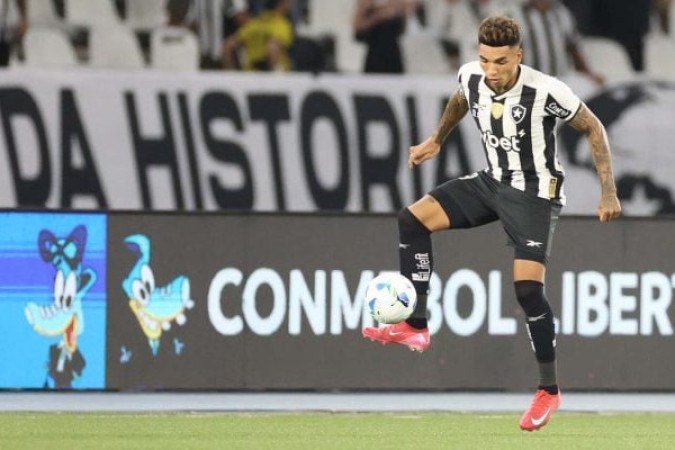 JESUS - Pensou que fosse um acrobata e furou feio a tentativa de um voleio. Quem o vê neste ano e compara com 2024 não entende como chegou à Seleção Brasileira. Perdeu todo o poder de fogo - NOTA: 0,5. . Foto: Vitor Silva   