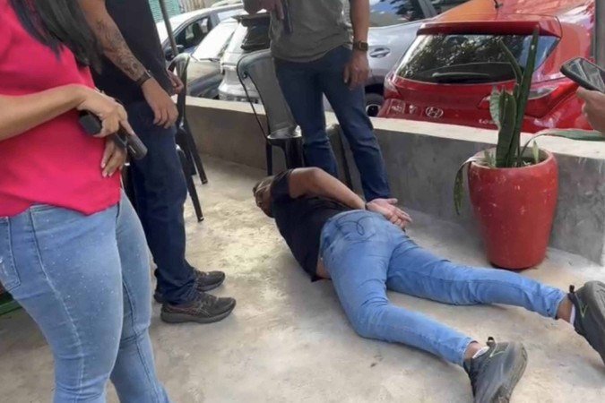PCDF prende em por extorsão no setor comercial sul - (crédito: PCDF/Divulgação) PCDF prende em por extorsão no setor comercial sul - (crédito: PCDF/Divulgação)