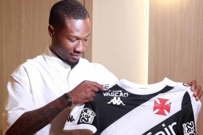 Loide Augusto, de 25 anos, é o novo reforço do Vasco da Gama para a temporada de 2025 - (crédito: Foto: Matheus Lima/Vasco) Loide Augusto, de 25 anos, é o novo reforço do Vasco da Gama para a temporada de 2025 - (crédito: Foto: Matheus Lima/Vasco)