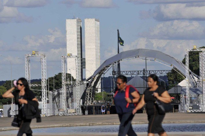 Estrutura montada para o carnaval, na Esplanada dos Ministérios, está sendo finalizada - (crédito: Minervino Júnior/CB/D.A.Press) Estrutura montada para o carnaval, na Esplanada dos Ministérios, está sendo finalizada - (crédito: Minervino Júnior/CB/D.A.Press)