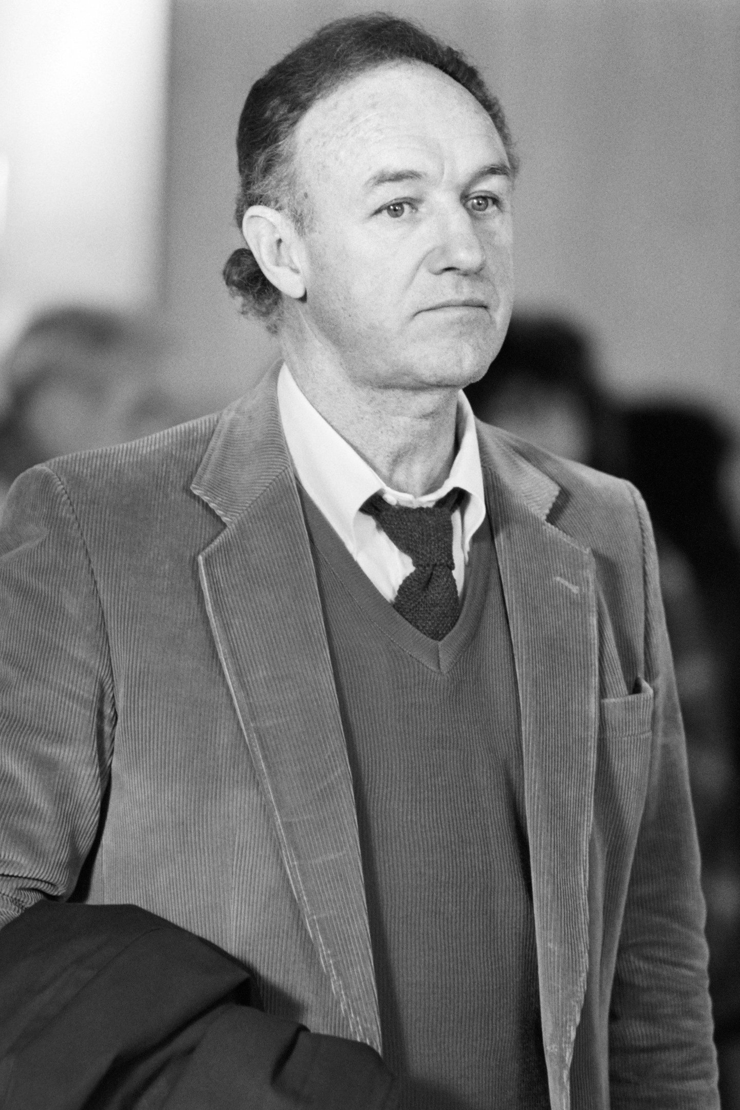 Foto tirada em 7 de janeiro de 1985 em Paris mostra o ator norte-americano Gene Hackman durante as filmagens do thriller 