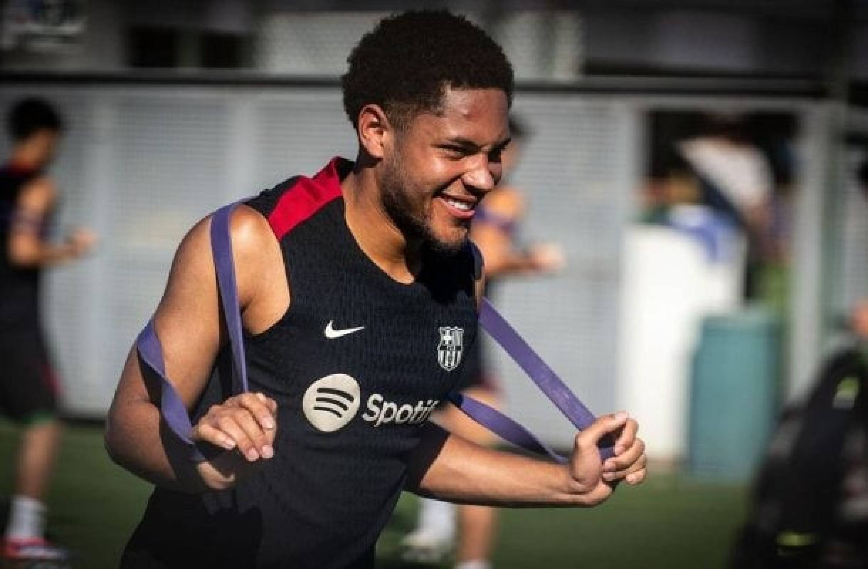Federação Espanhola dá ‘ok’ para transferência de Vitor Roque ao Palmeiras