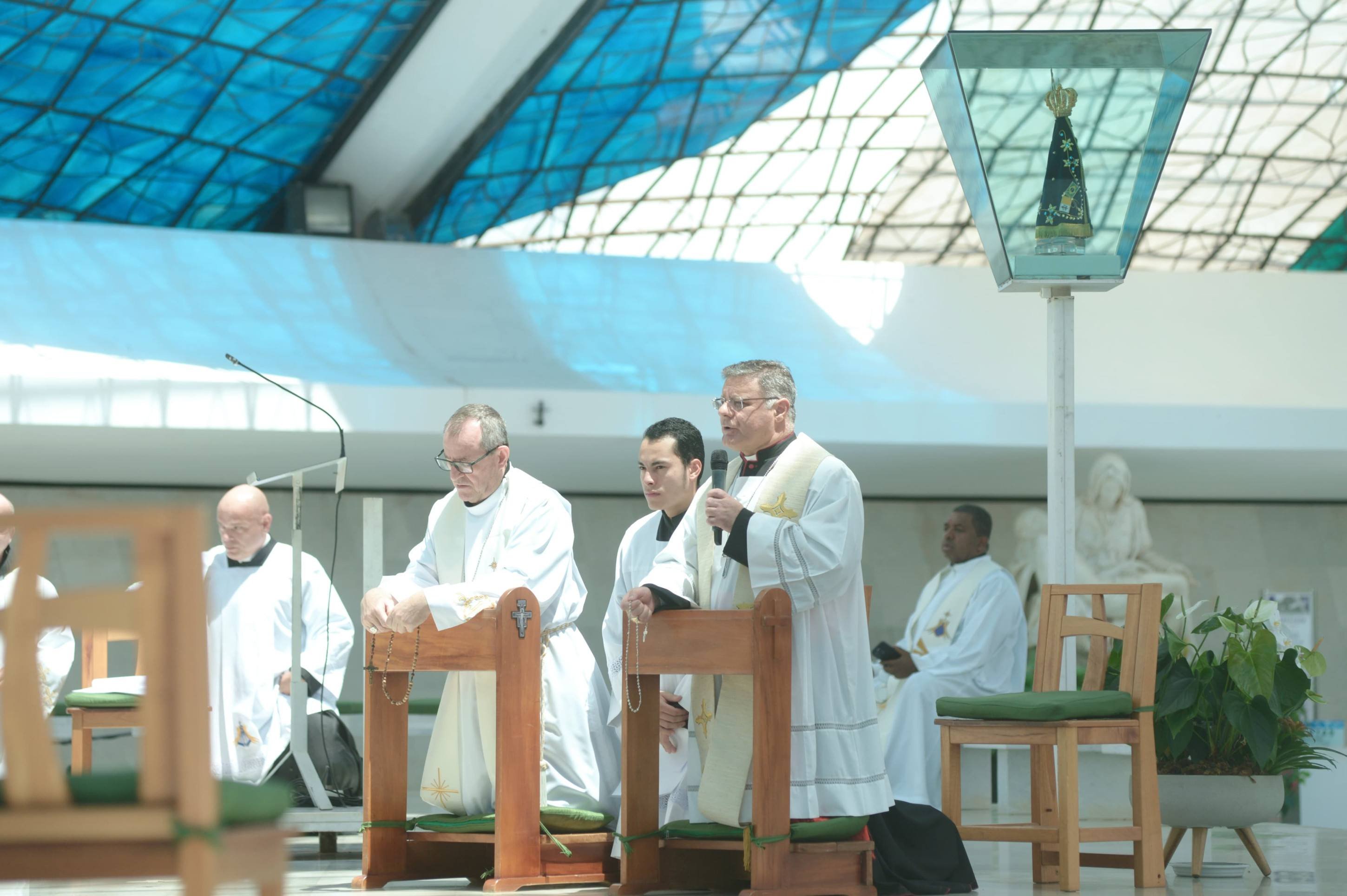 Oração ocorreu na Catedral Metropolitana Nossa Senhora Aparecida