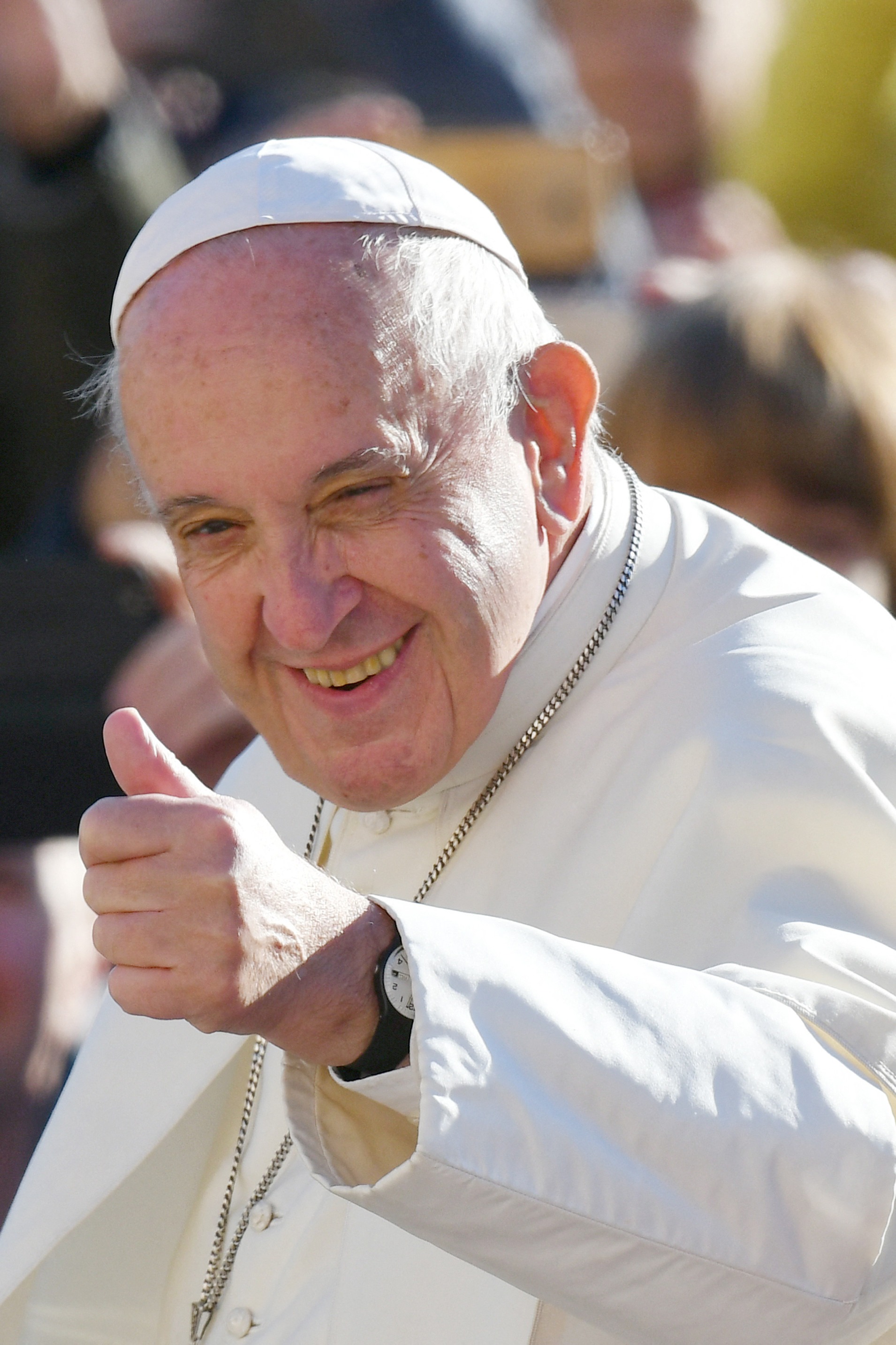 Apesar de ser ligado a setores conservadores católicos na Argentina, Francisco apresenta posicionamentos modernizantes quanto se refere à prática da vida pastoral e o acolhimento de grupos minoritários