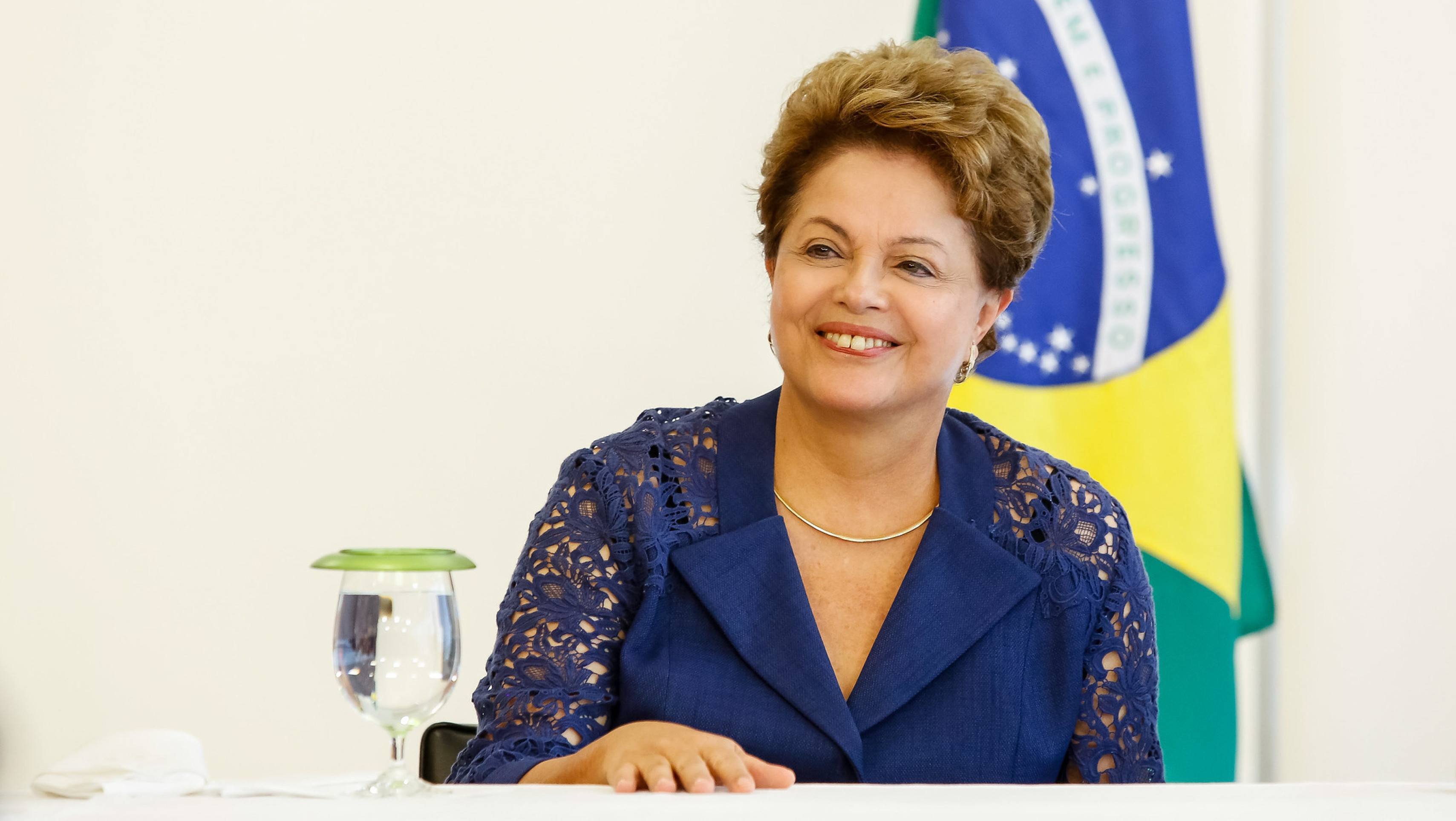 Dilma tem alta hospitalar após uma semana internada em Xangai