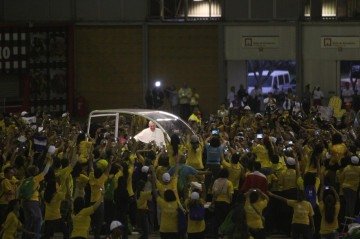 Papa se encontra com voluntários no Rio de Janeiro, durante a Jornada Mundial da Juventude, em 2013 