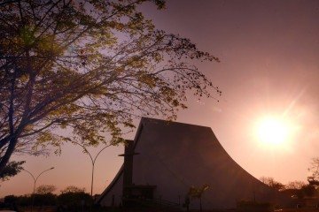 Bom dia, Brasília! Quinta-feira será de sol e friozinho -  (crédito: Ed Alves/CB)