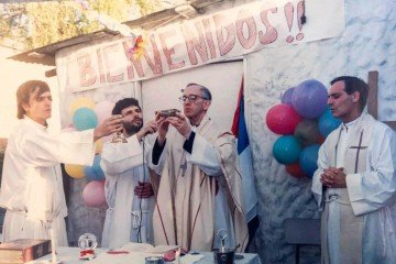 Jorge Mario Bergoglio celebrando missa