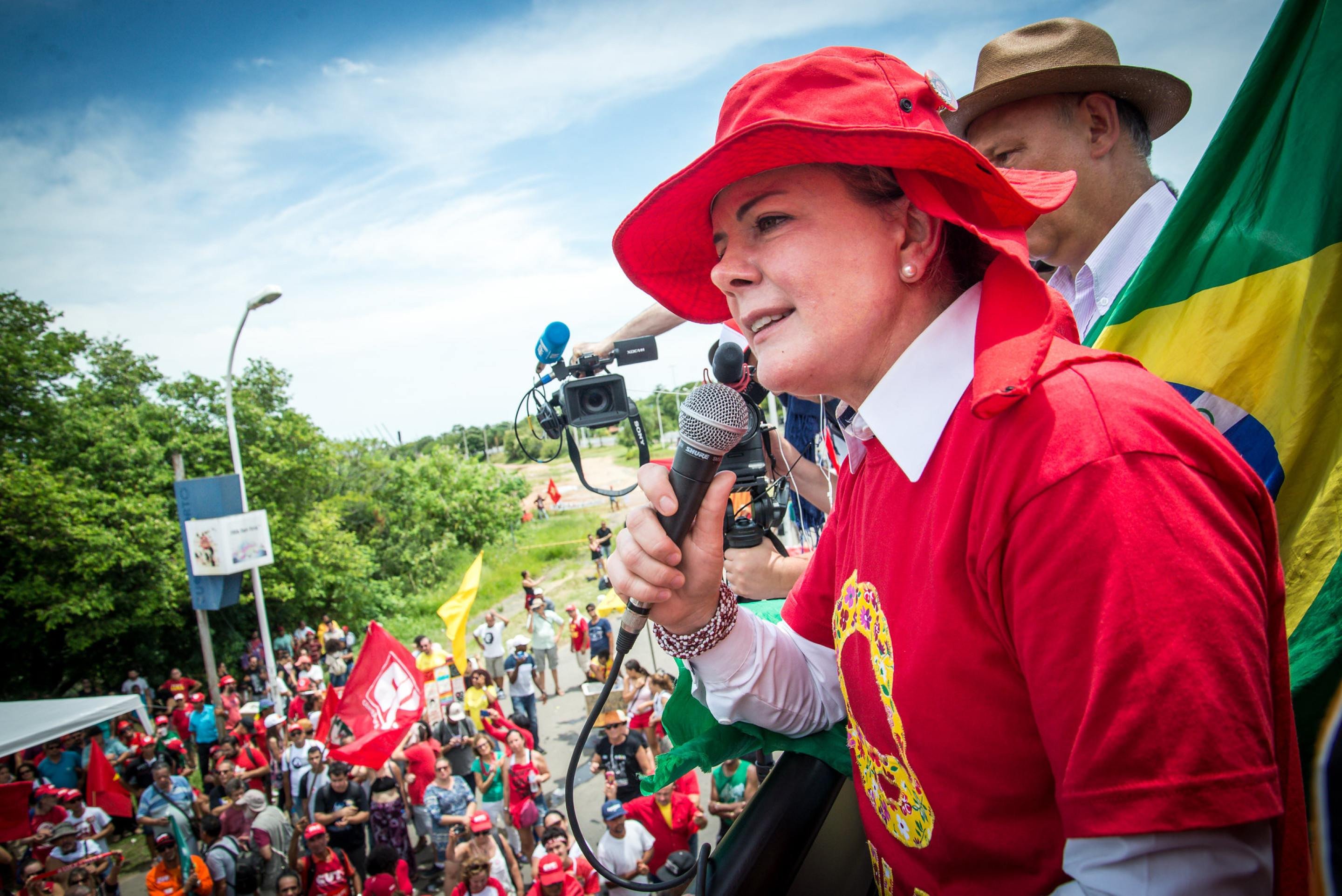 Advogada e mãe de dois, Gleisi é aliada de Lula há muitos anos