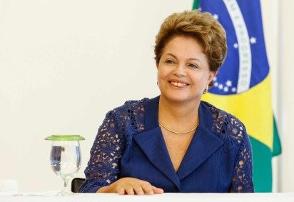 Dilma Rousseff recebeu um pedido de desculpas do Estado brasileiro pela perseguição sofrida -  (crédito: Roberto Stuckert Filho/PR)