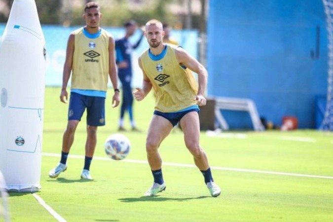 Rodrigo Ely volta a ser baixa no Grêmio neste início de temporada - (crédito: Foto: Lucas Uebel / Grêmio FBPA) Rodrigo Ely volta a ser baixa no Grêmio neste início de temporada - (crédito: Foto: Lucas Uebel / Grêmio FBPA)