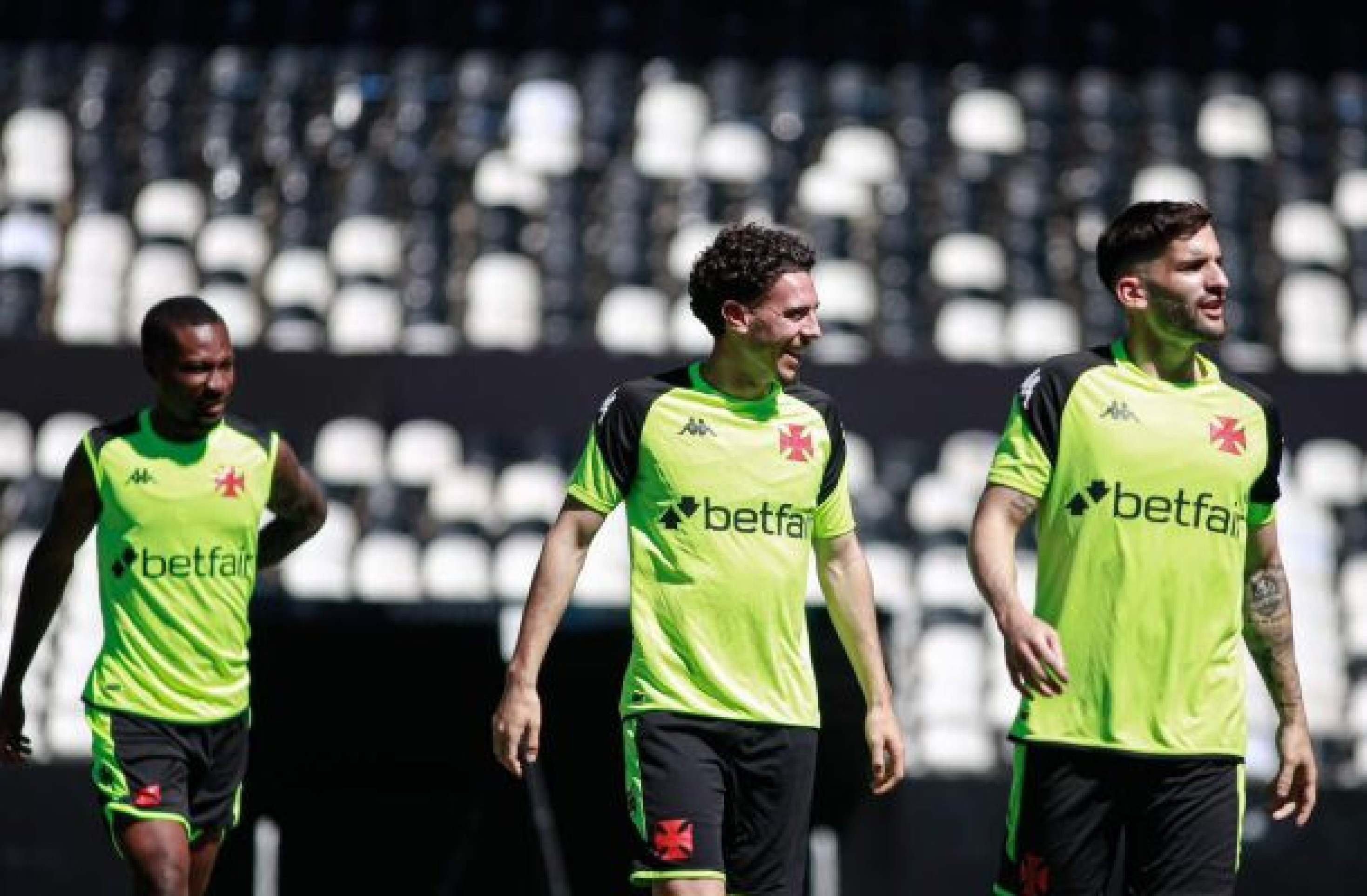 Loide treina pela primeira vez, mas Tchê Tchê é dúvida no Vasco
