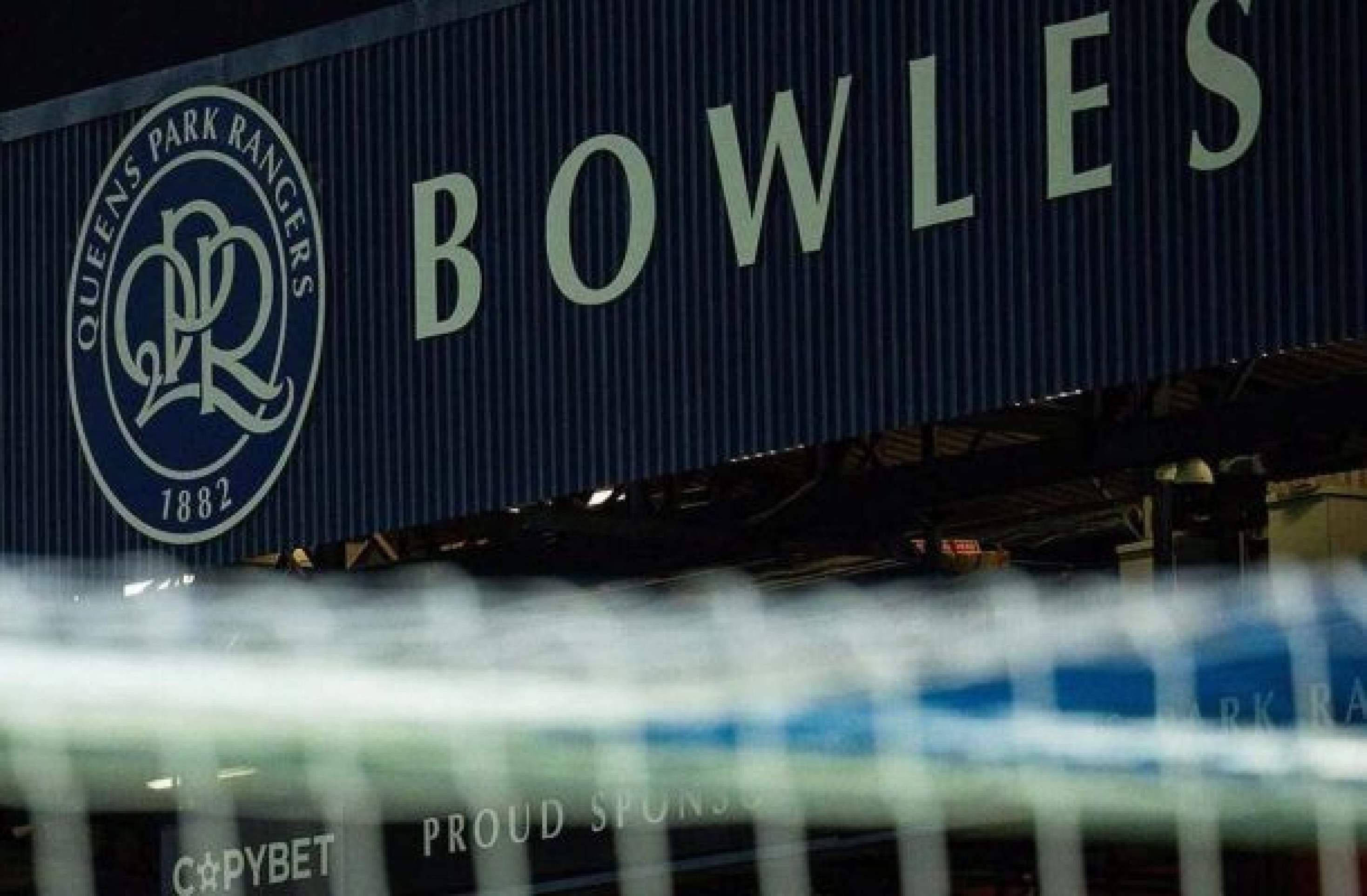 Dois jovens da base de clube da Inglaterra são presos após episódio em boate Dois jovens da base de clube da Inglaterra são presos após episódio em boate