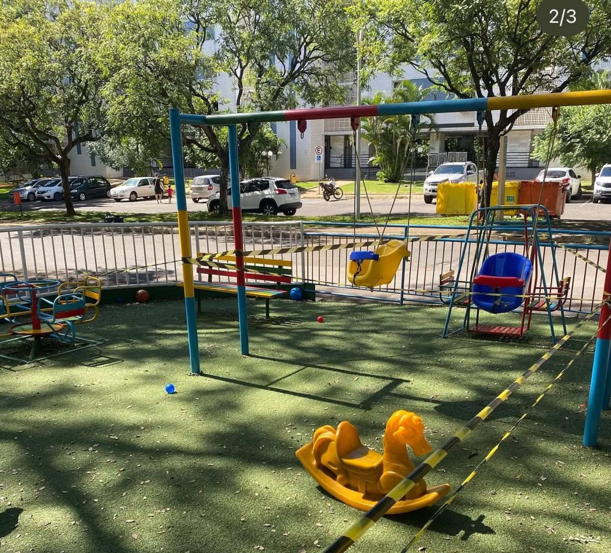 Sob protesto, moradores da 105 Norte querem desativar parque infantil