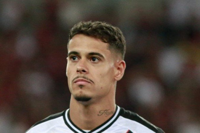 LUCAS FREITAS - Fazia um jogo bastante seguro, mas perdeu a disputa com Bruno Henrique no lance do gol do Flamengo, o que compromete a sua avaliação - NOTA 6,0 - Foto: Matheus Lima/Vasco