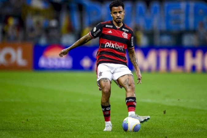 ALLAN  - Entrou aos 26 do segundo tempo no lugar de Luiz Araújo para fechar o meio de campo do Flamengo, que já vencia por 1 a 0 . Cumpriu bem o seu papel - NOTA 6,0 - Foto: Marcelo Cortes /CRF