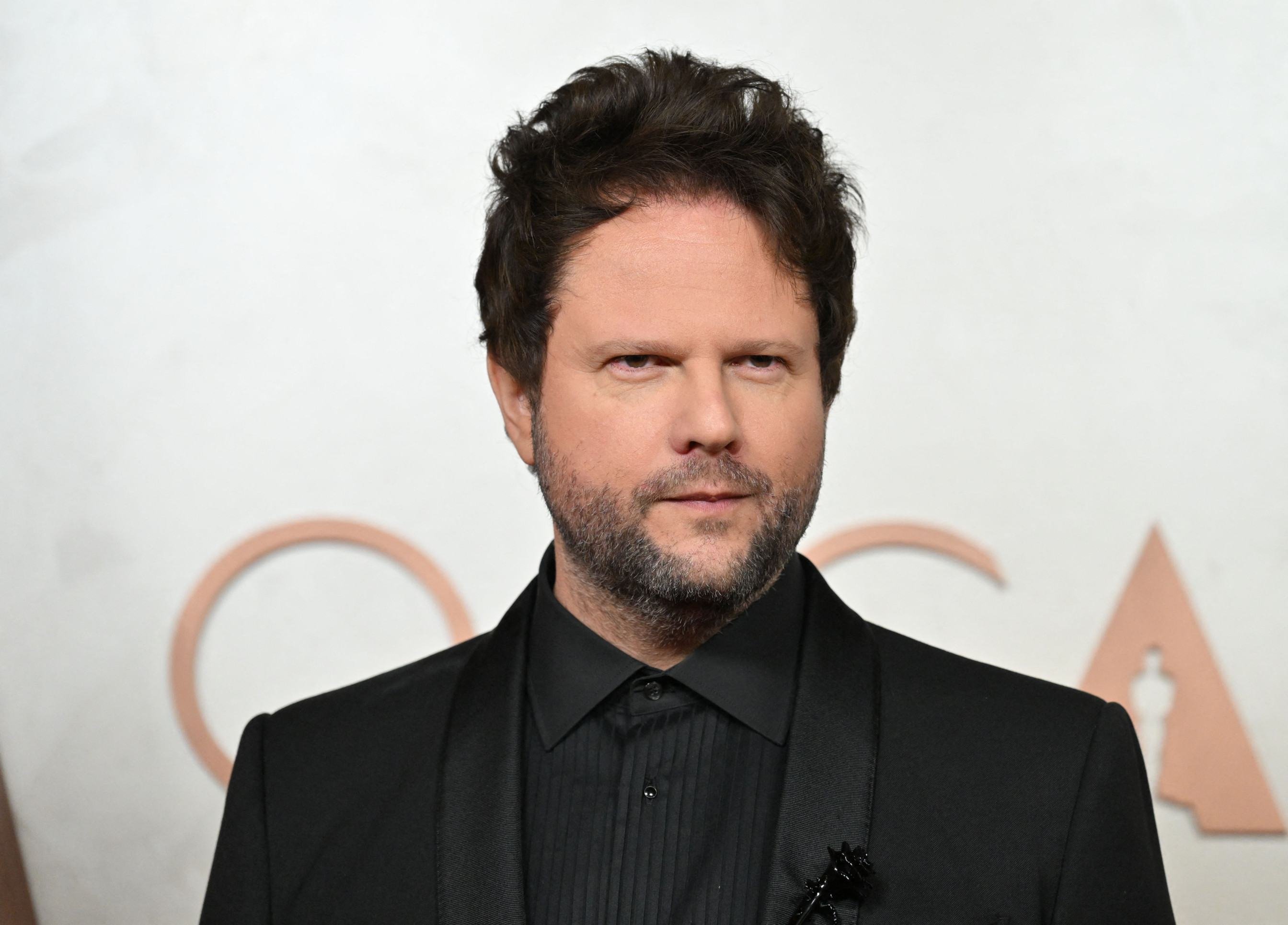 O ator brasileiro Selton Mellon participa da 97ª edição do Oscar no Dolby Theatre em Hollywood, Califórnia, em 2 de março de 2025