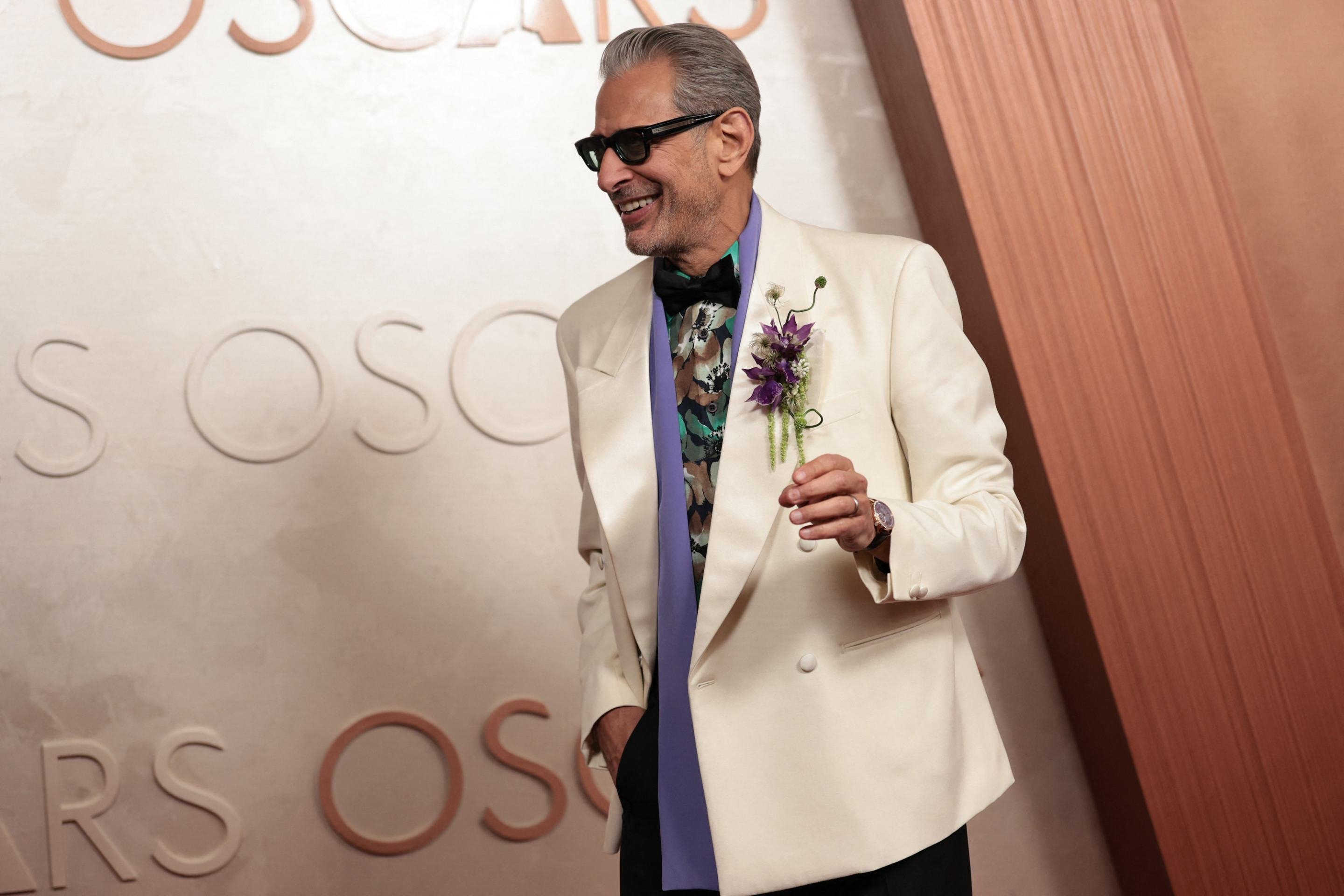 Jeff Goldblum comparece ao 97º Oscar Anual no Dolby Theatre em 2 de março de 2025 em Hollywood, Califórnia       
