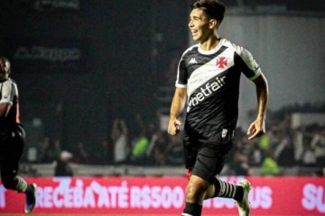 Sforza volta a ganhar chance de atuar pelo Vasco depois de um mês, porém ainda precisa recuperar espaço no elenco -  (crédito: Foto: Dikran Sahagian/Vasco)