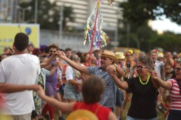 Carnaval 2025 em Brasília - Foliões curtem o domingo (2/3) no Bloco da Tesourinha 