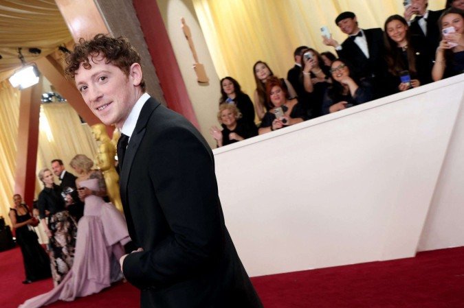 Ethan Slater participa da 97ª edição do Oscar no Dolby Theatre em Hollywood      