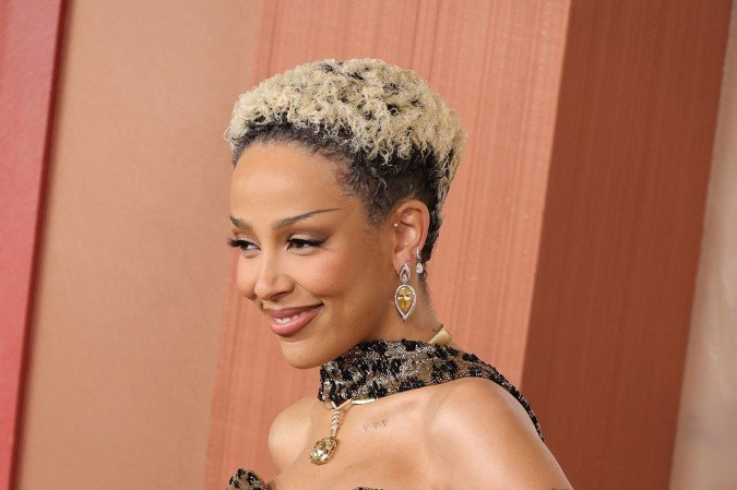Doja Cat comparece ao 97º Oscar Anual no Dolby Theatre em 02 de março de 2025 em Hollywood, Califórnia