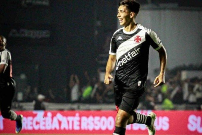 Sforza volta a ganhar chance de atuar pelo Vasco depois de um mês, porém ainda precisa recuperar espaço no elenco - (crédito: Foto: Dikran Sahagian/Vasco) Sforza volta a ganhar chance de atuar pelo Vasco depois de um mês, porém ainda precisa recuperar espaço no elenco - (crédito: Foto: Dikran Sahagian/Vasco)