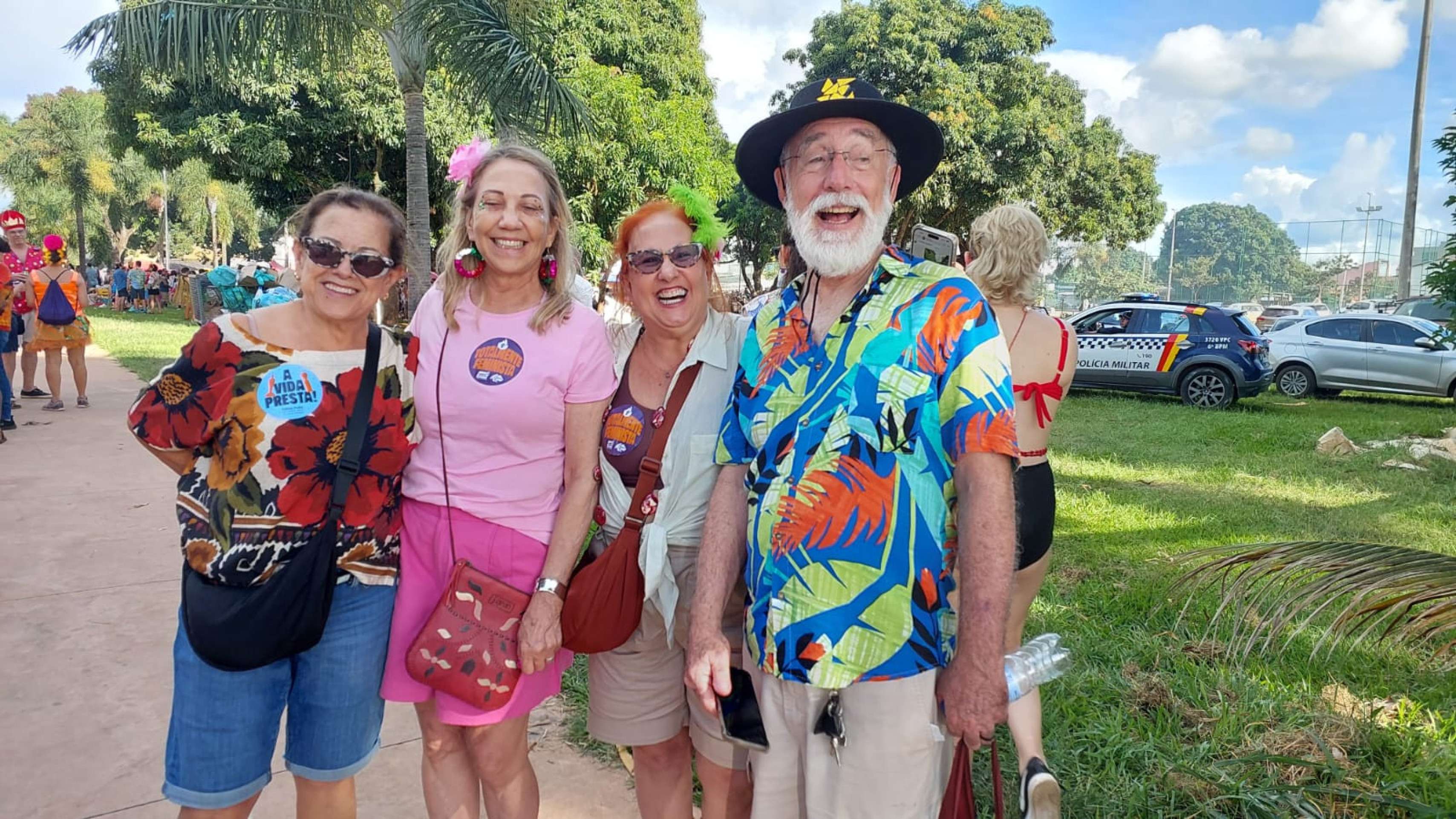 O grupo de amigos Ana Lúcia Roberto, Patrícia Colela, Ana Maria Costa e José Galvão