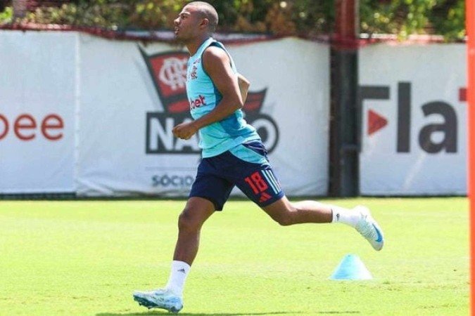 De la Cruz recebe cronograma especial no Flamengo - (crédito: Foto: Gilvan de Souza/Flamengo) De la Cruz recebe cronograma especial no Flamengo - (crédito: Foto: Gilvan de Souza/Flamengo)