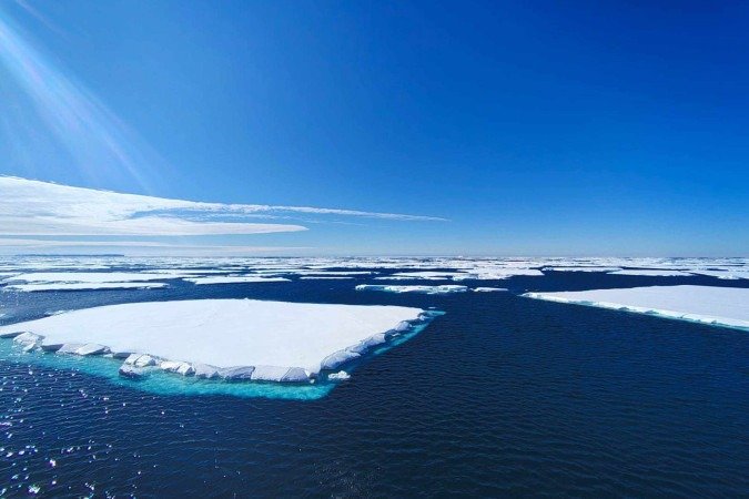 O buraco na camada de ozônio fica localizada sobre o polo sul, onde as temperaturas são extremamente baixas - (crédito: Francisco Eliseu Aquino) O buraco na camada de ozônio fica localizada sobre o polo sul, onde as temperaturas são extremamente baixas - (crédito: Francisco Eliseu Aquino)