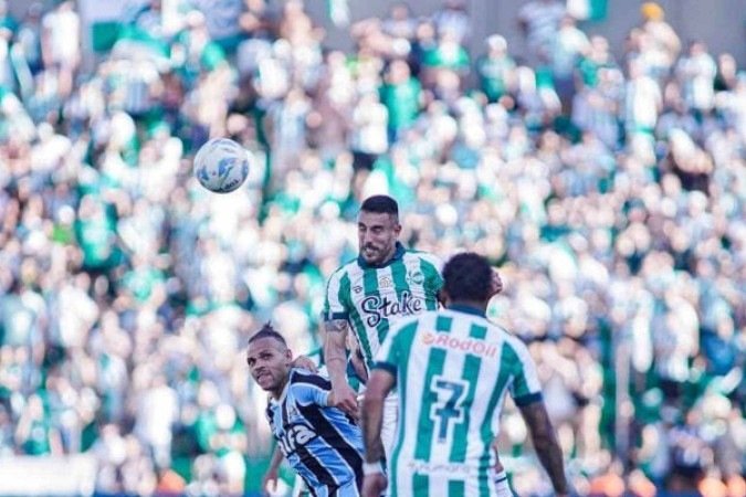 Clássico entre Grêmio e Juventude foi marcado por confusões, agressões e expulsão na reta final do confronto -  (crédito: Foto: Fernando Alves / ECJ)