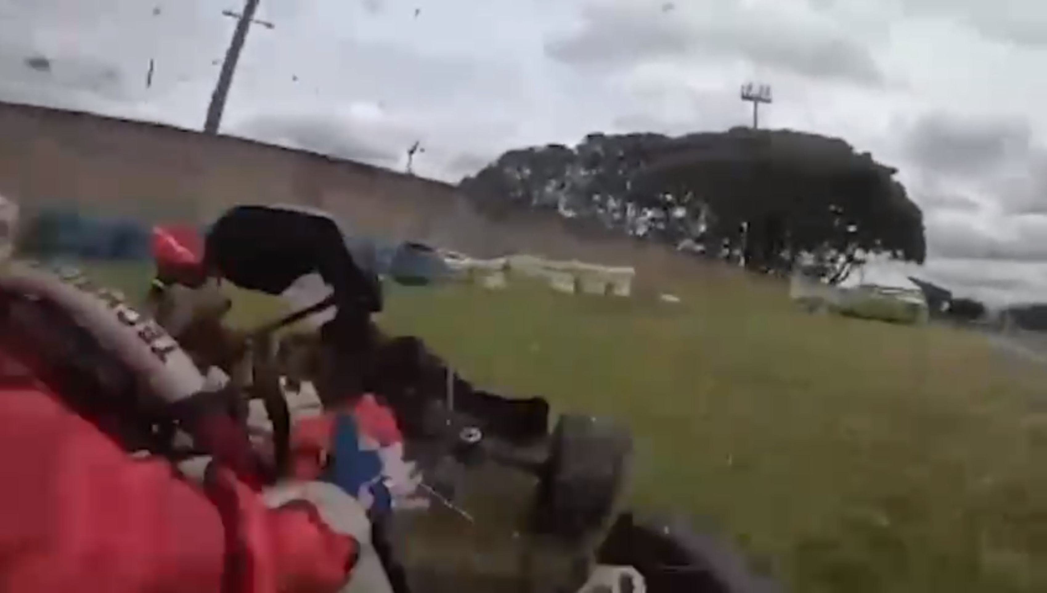 Morte no kartodromo: piloto cadeirante bate porque o volante quebra. Vídeo 