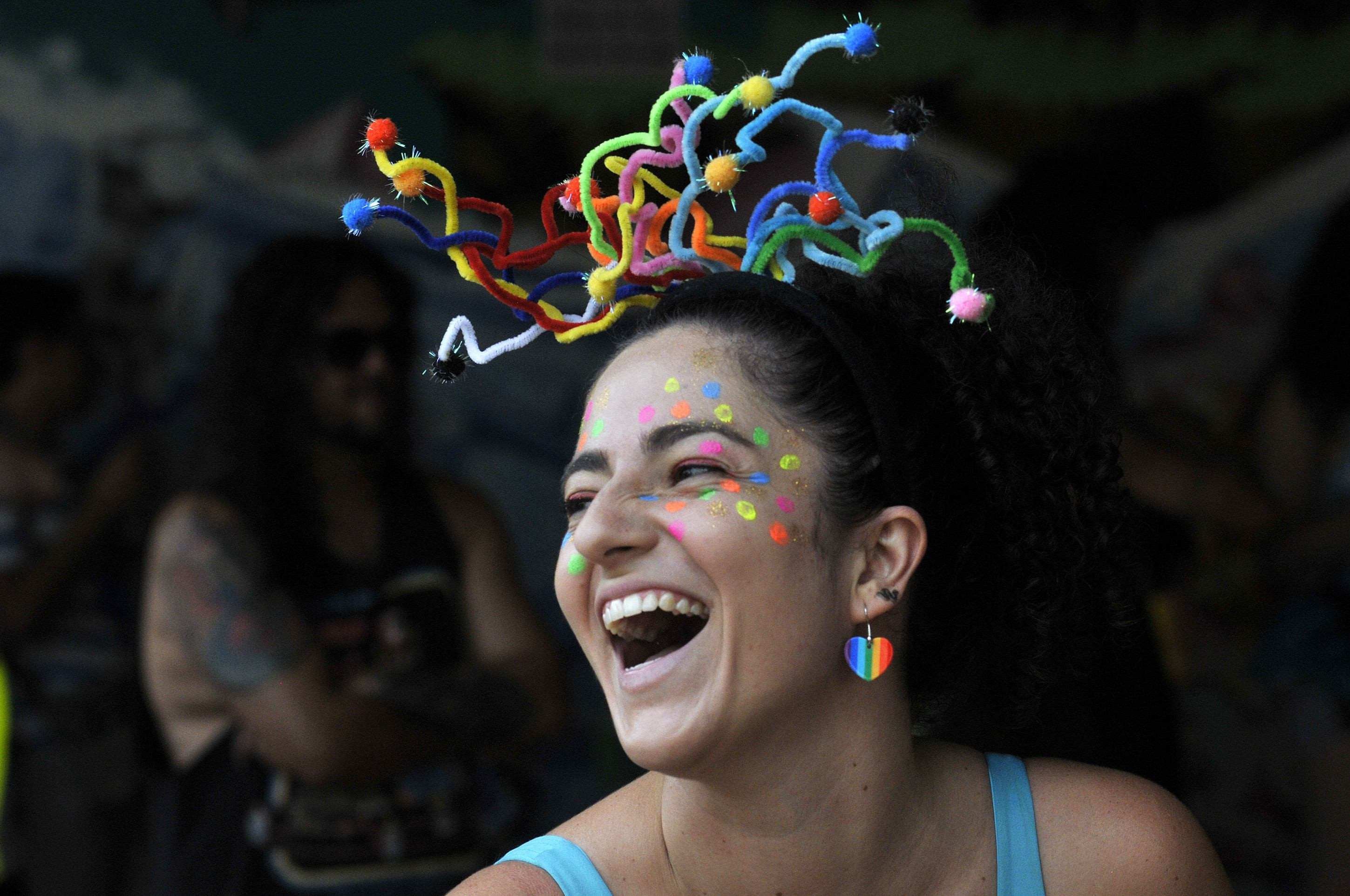  03/03/2025. Crédito: Minervino Júnior/CB/D.A Press. Brasil.  Brasilia - DF. Carnaval 2025. Bloco Desmaiô. Helena Bastos.